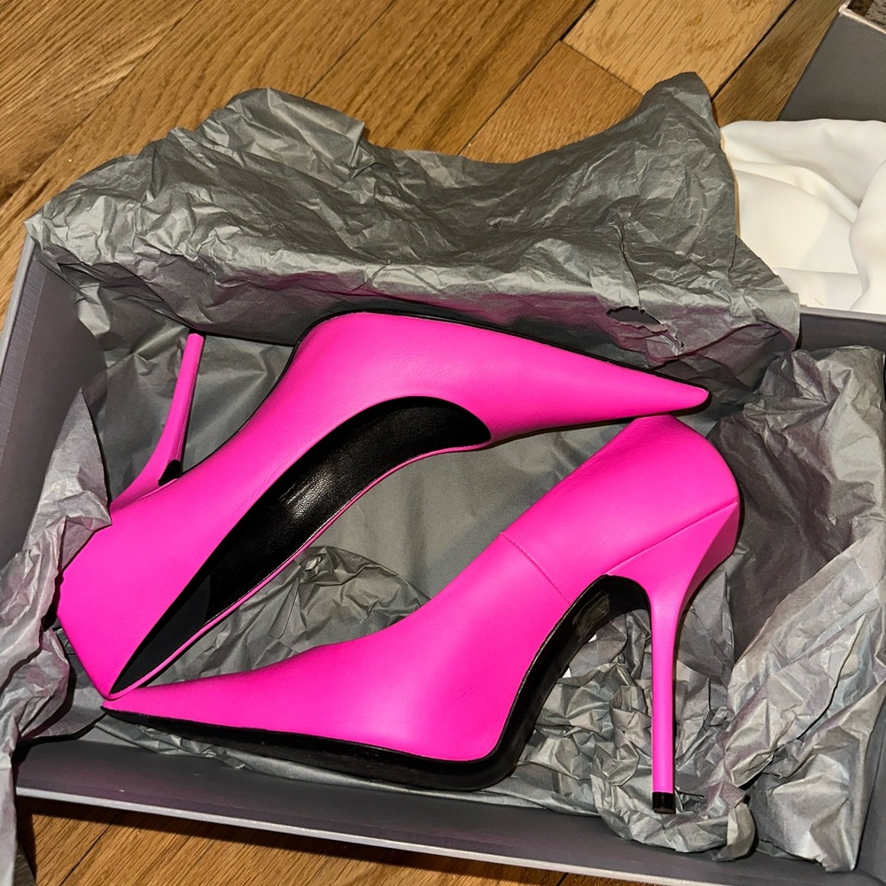 Balenciaga knife pumps